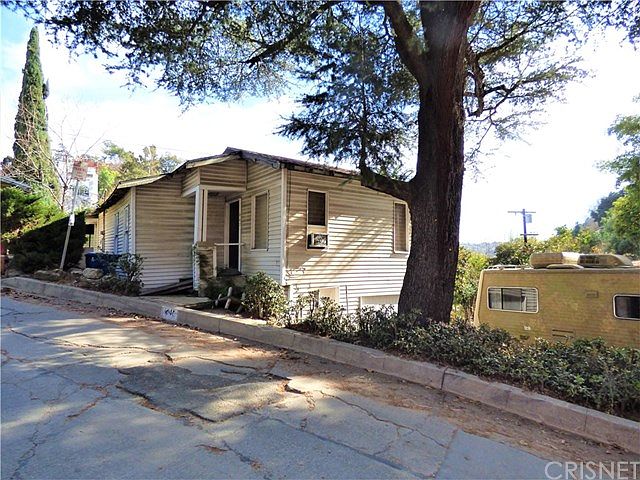Wren Dr, LA